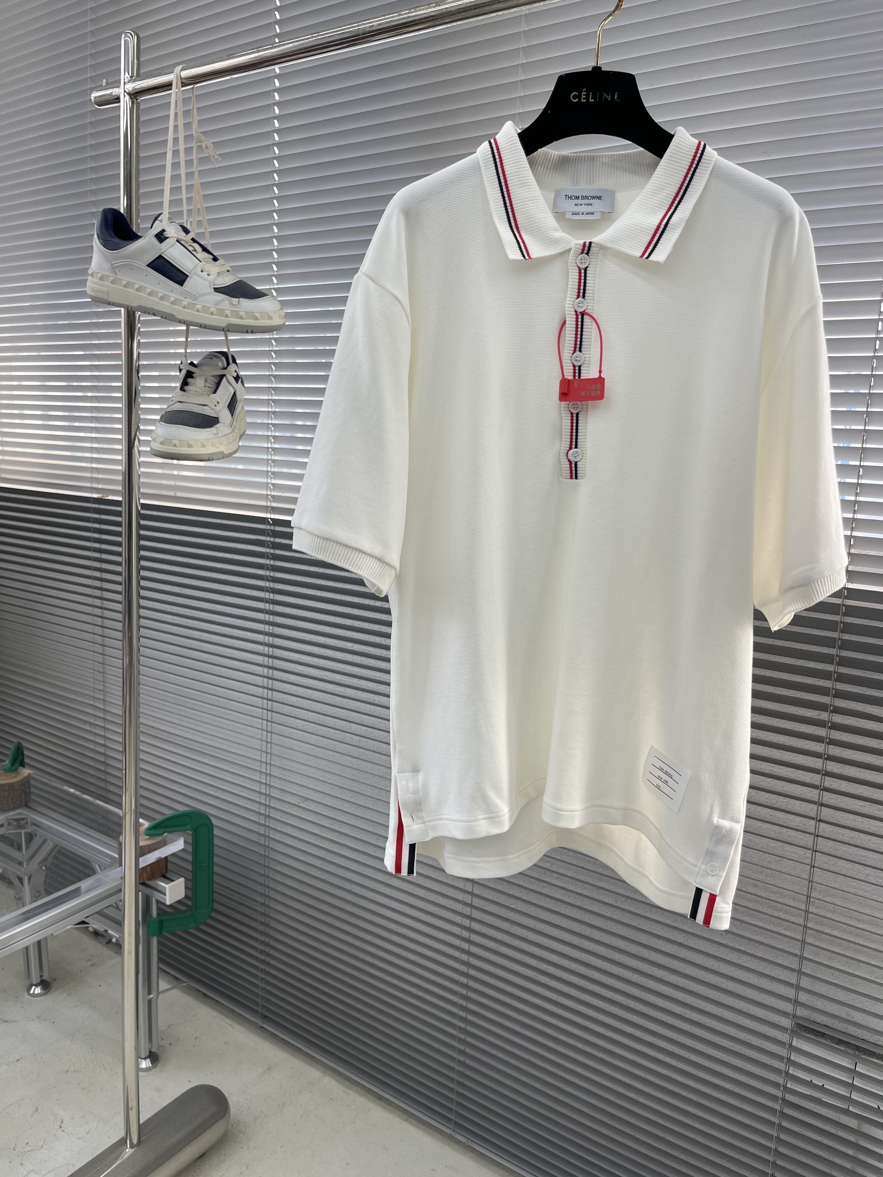 톰브라운 Thom Browne 동서 폴로 셔츠