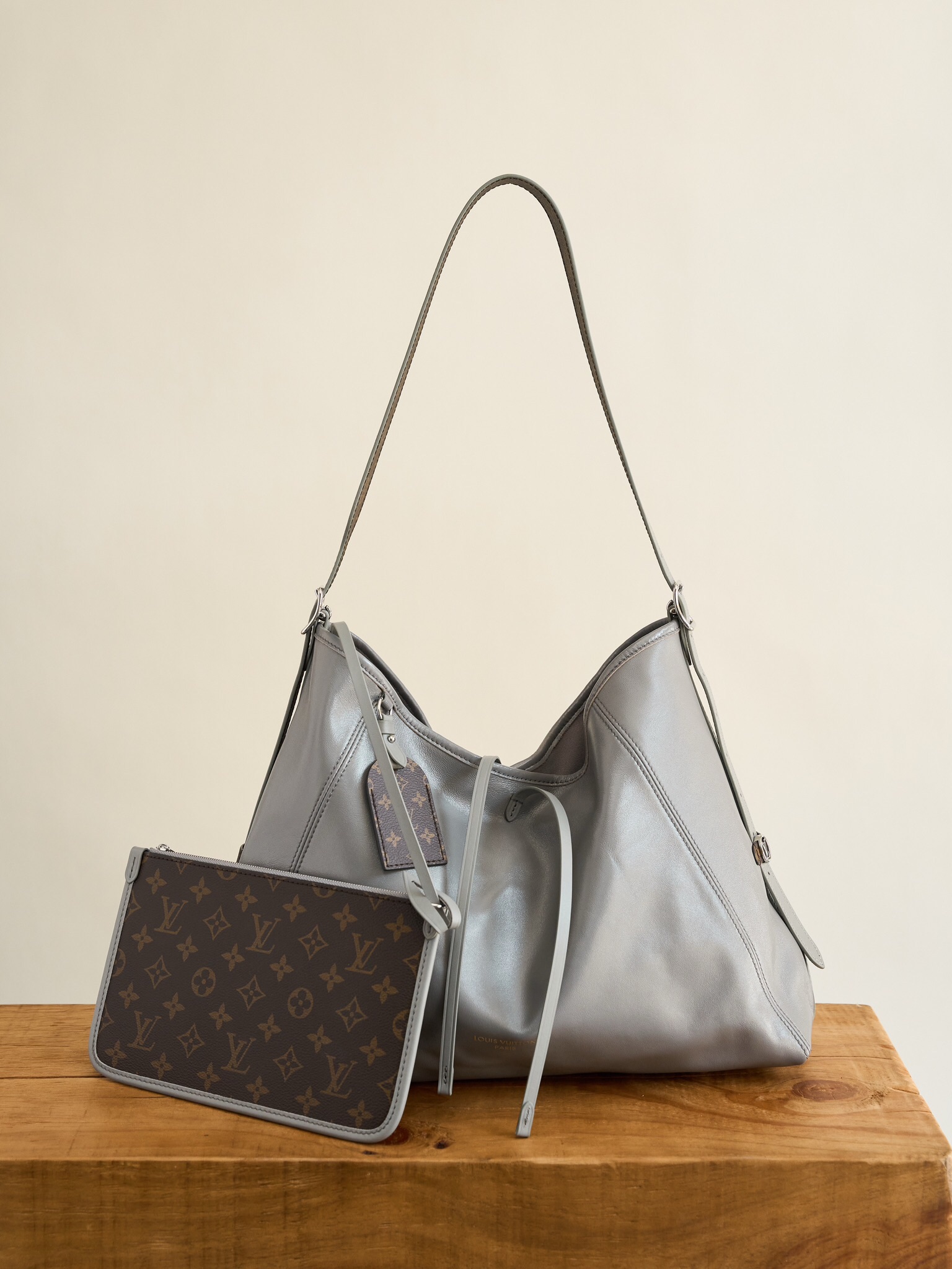 루이비통 Louis Vuitton M12583 CarryAll Dark MM Trianon Grey 39CM