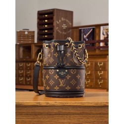 루이비통 Louis Vuitton M83480 Canoe Monogram 18CM