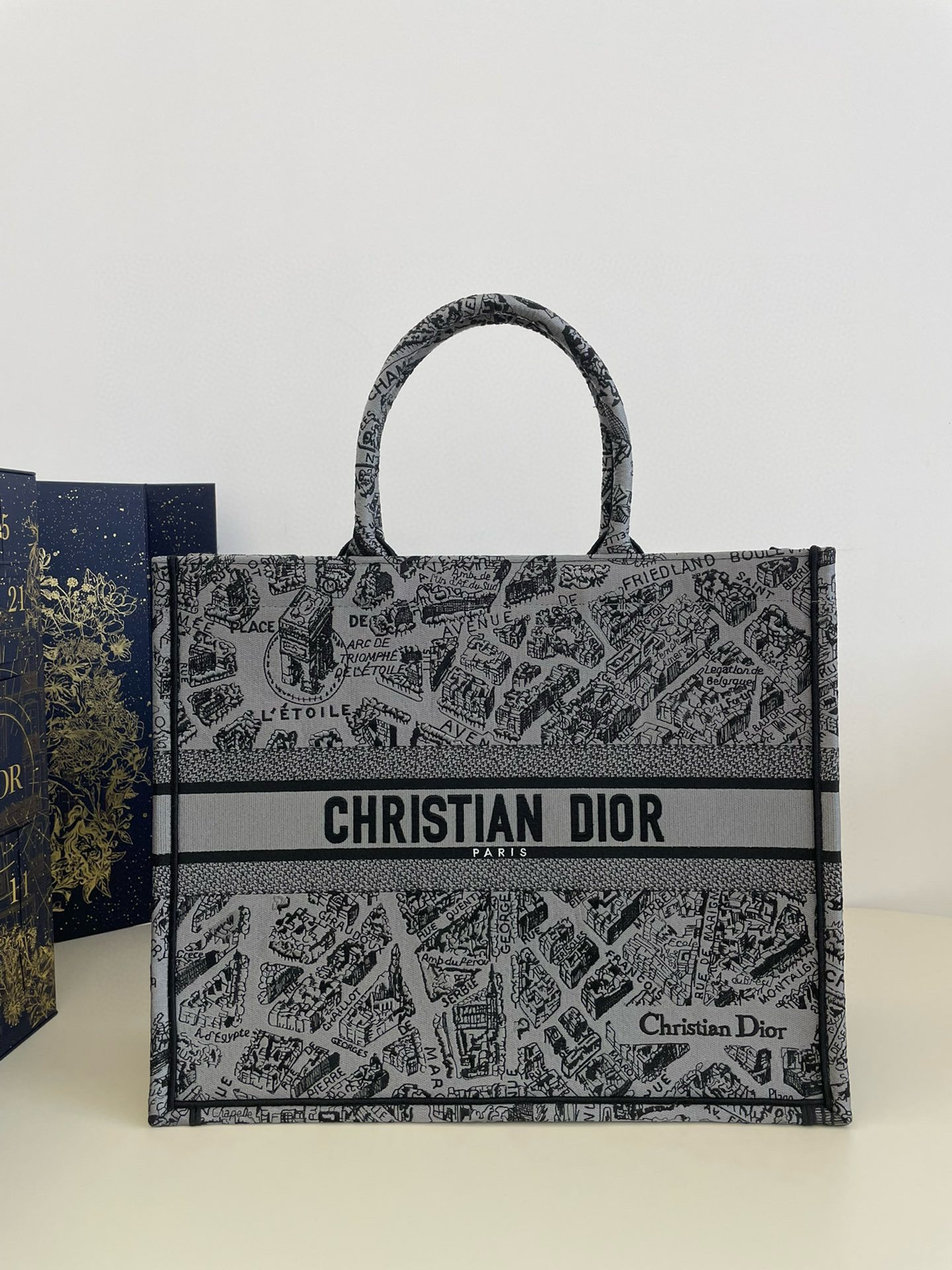디올 Dior Large Dior Book Tote Grey Plan de Paris Embroidery 41.5cm