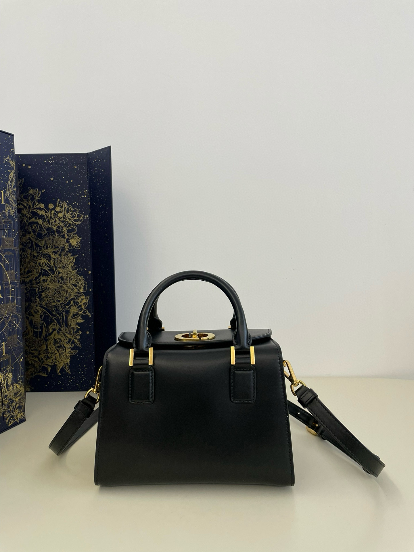 디올 Dior Boston Bag Black 20cm