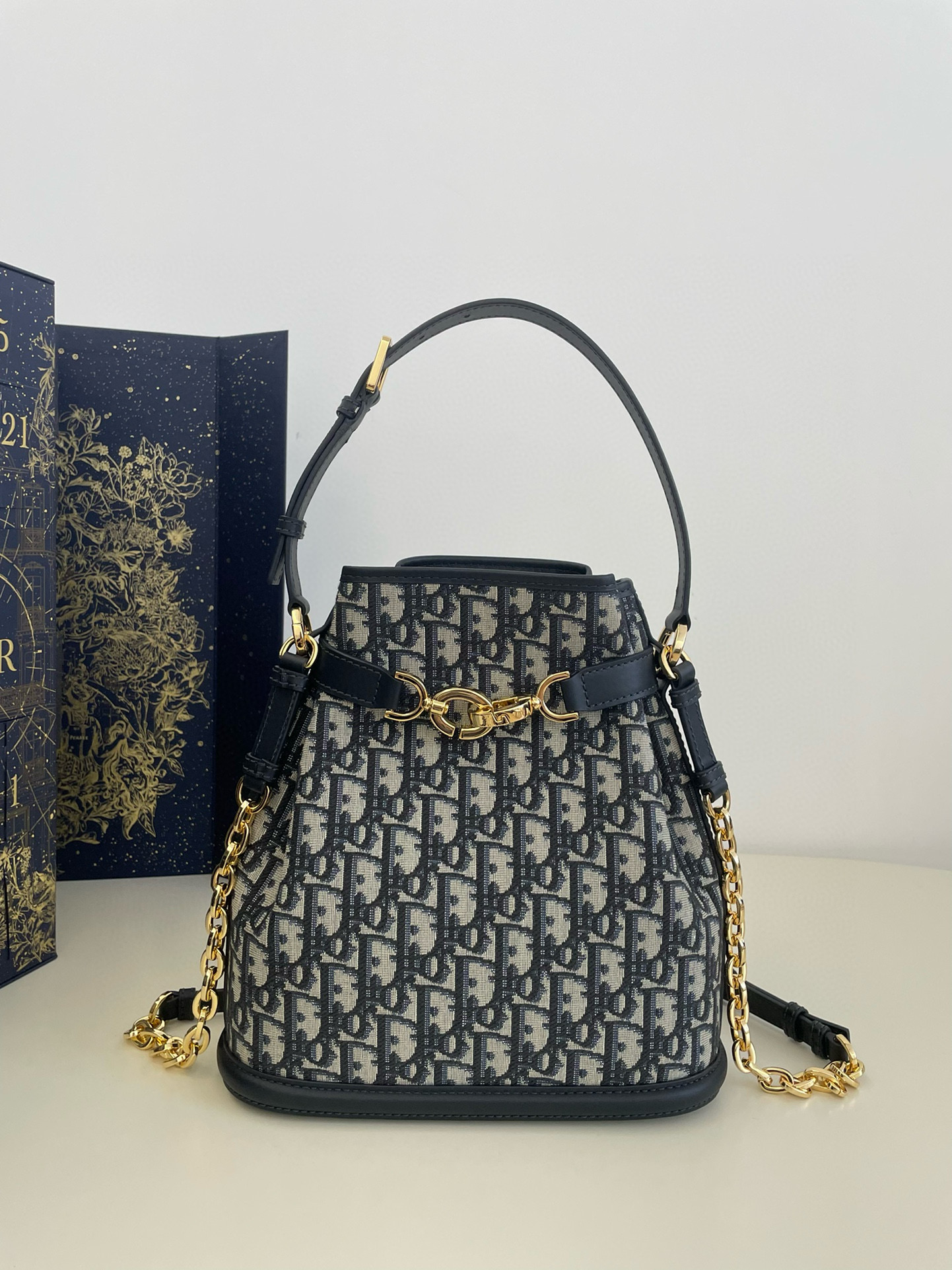 디올 Dior Medium C'est Dior Bag Oblique Jacquard Blue 24cm