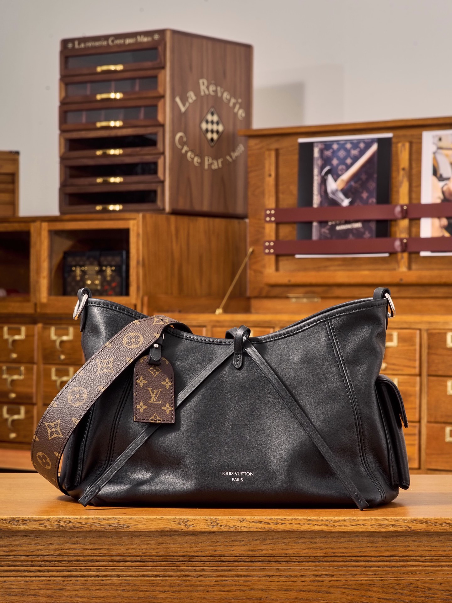 루이비통 Louis Vuitton M24861 Carryall Cargo PM Black 33CM