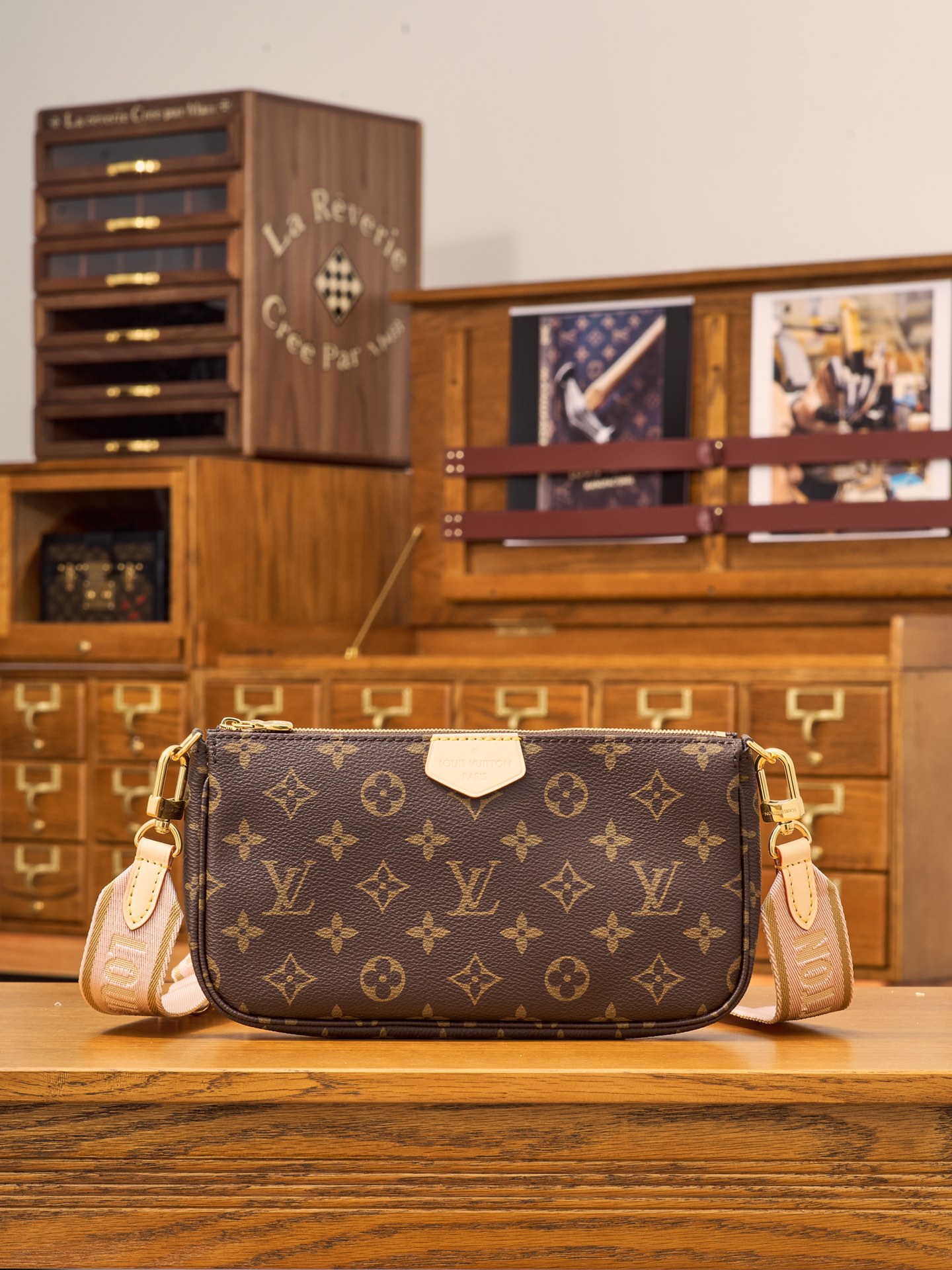 루이비통 Louis Vuitton M44840 Multi Pochette Accessoires Monogram Light Pink 24CM