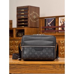 루이비통 Louis Vuitton M30233 Outdoor 크로스 백 26CM
