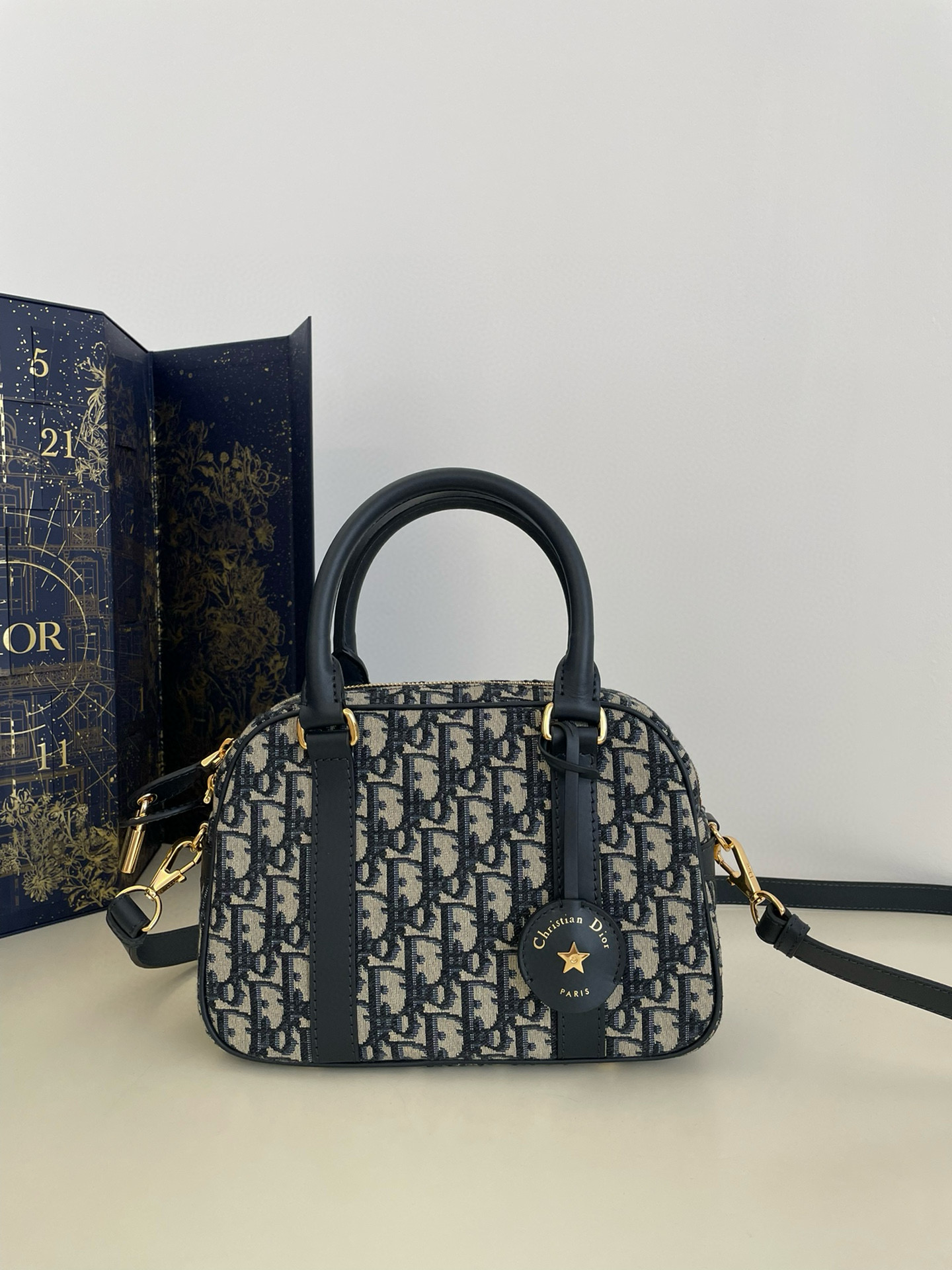 디올 Dior Medium D-Vibe Bowling Bag Oblique Jacquard Blue 25cm