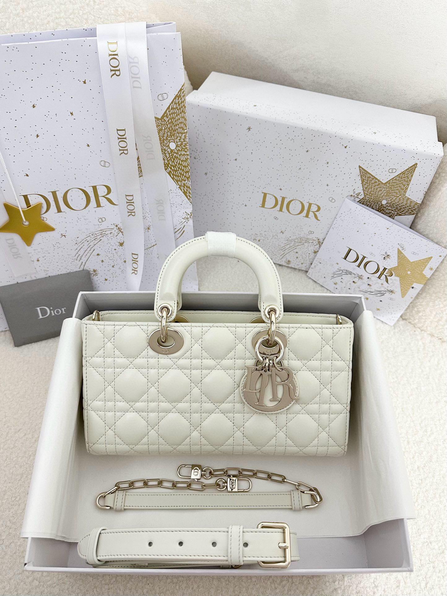 디올 Dior Medium Lady D-Joy Bag White 26cm