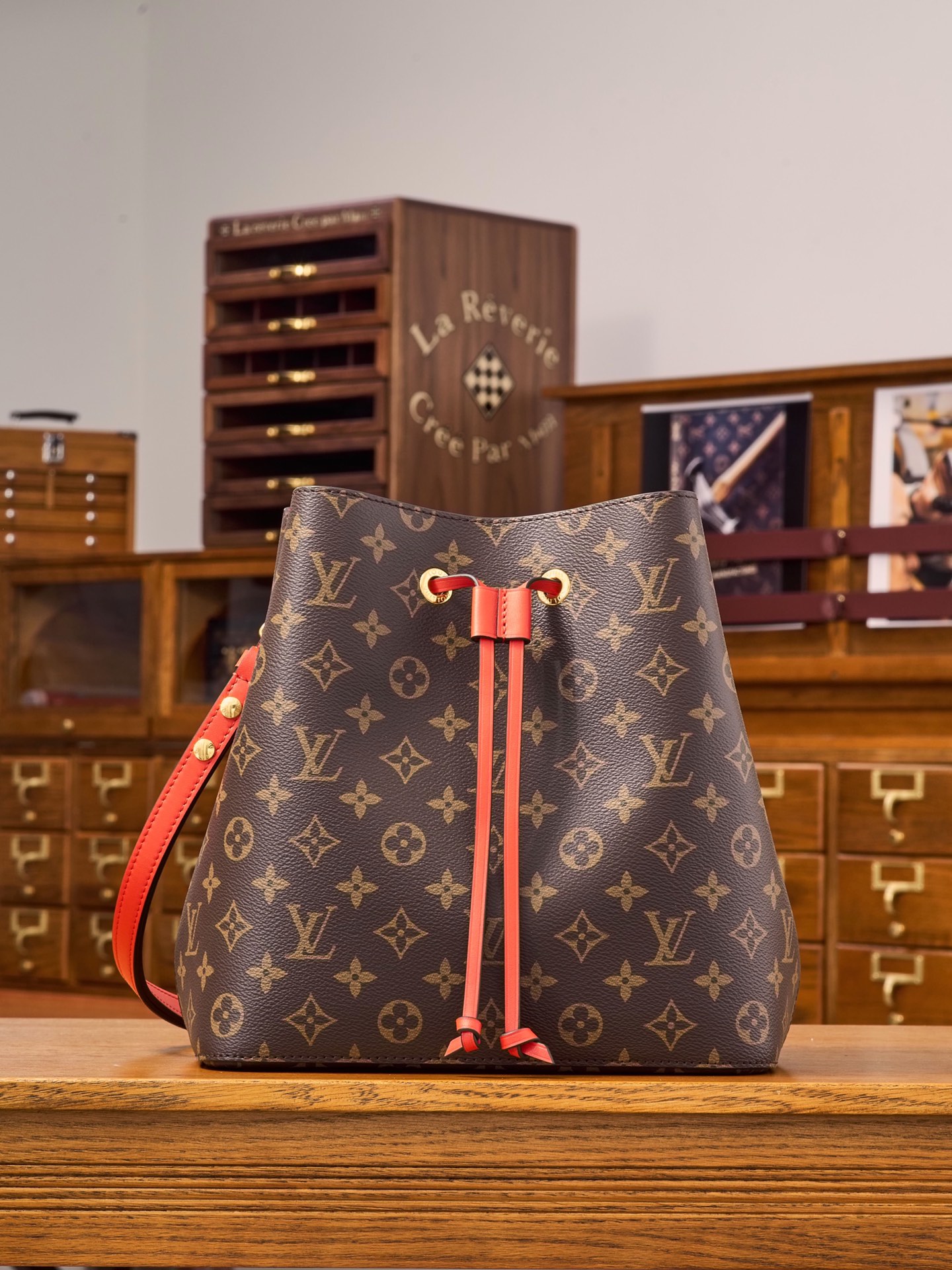 루이비통 Louis Vuitton M44021 Neonoe MM Monogram Coquelicot Red 26CM