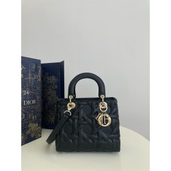 디올 Dior Medium Lady Dior Bag Black 24cm