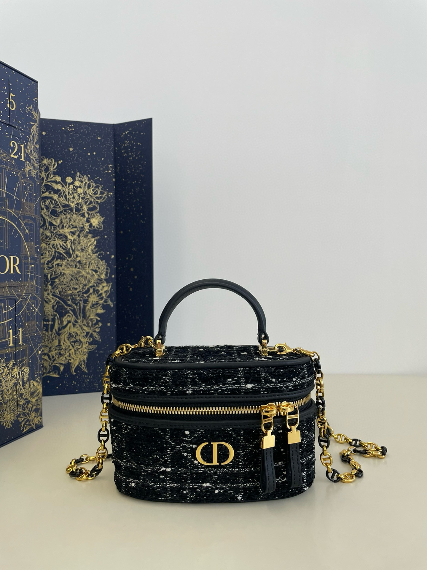 디올 Dior 30 Montaigne Mini Vanity Case Black 16.5cm