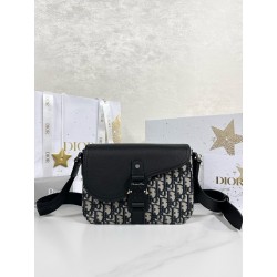 디올 Dior Small Saddle Messenger Bag with Flap Beige and Black 23cm