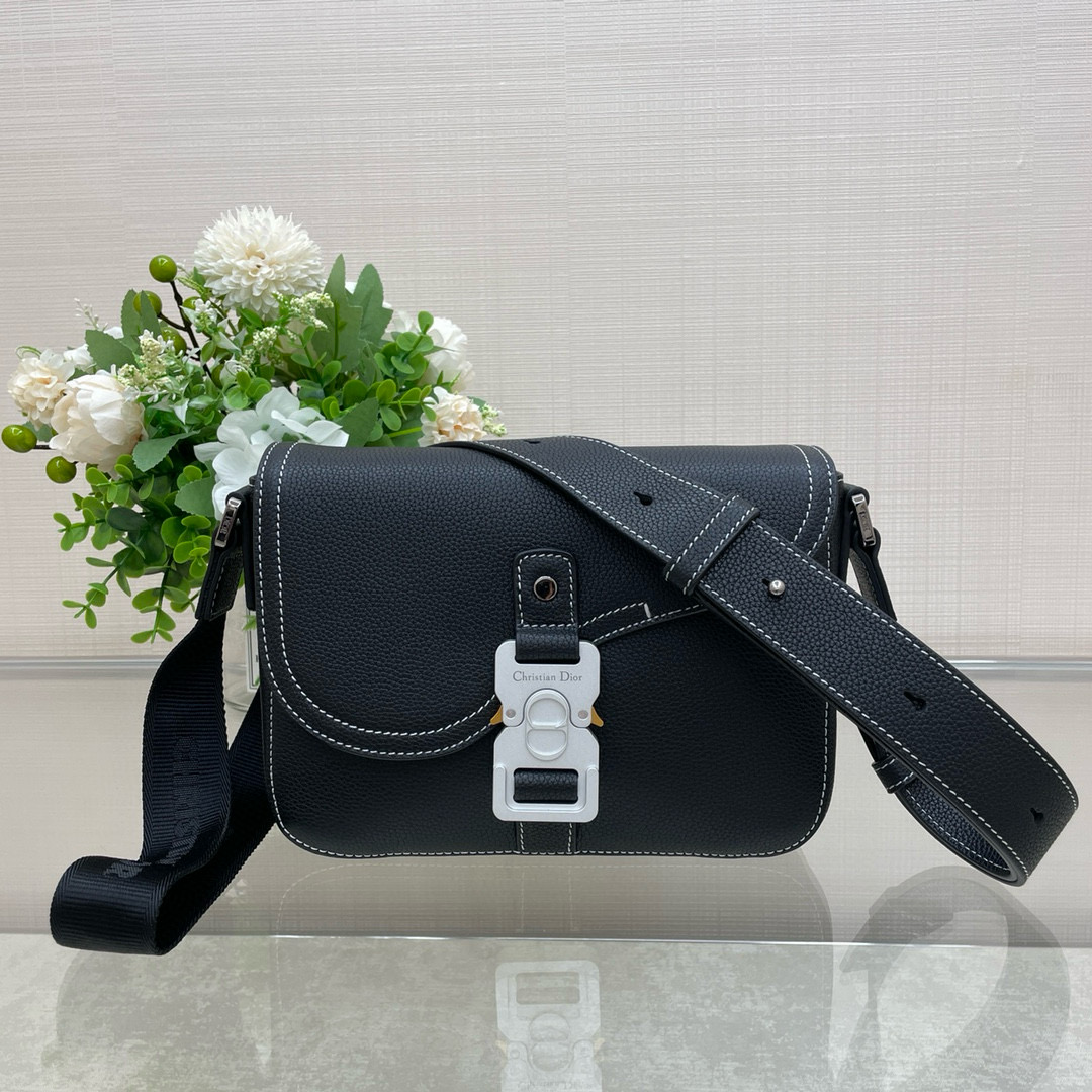 디올 Dior Small Saddle Messenger Bag with Flap Black 23cm