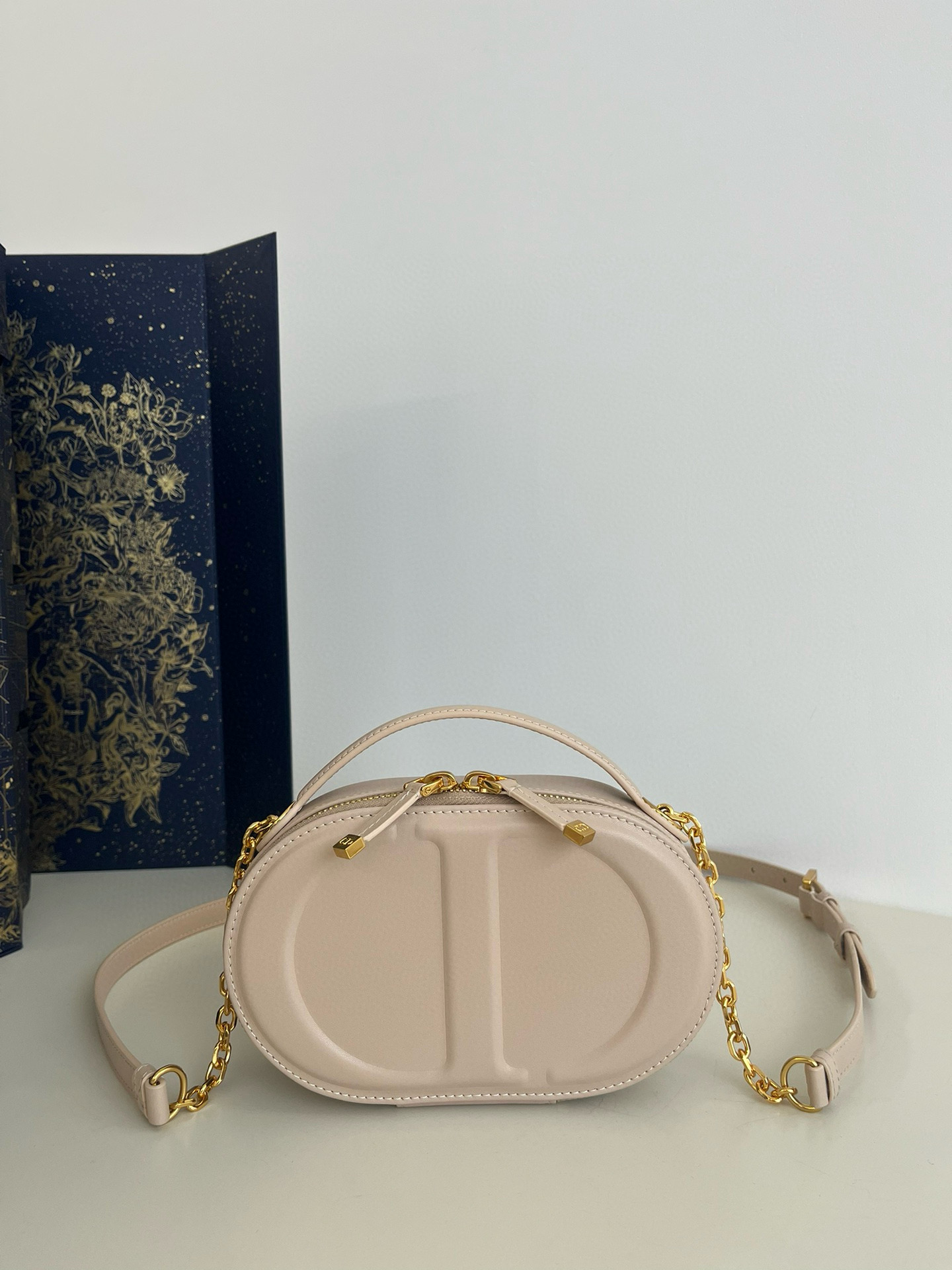 디올 Dior CD Signature Oval Camera Bag Apricot 18cm