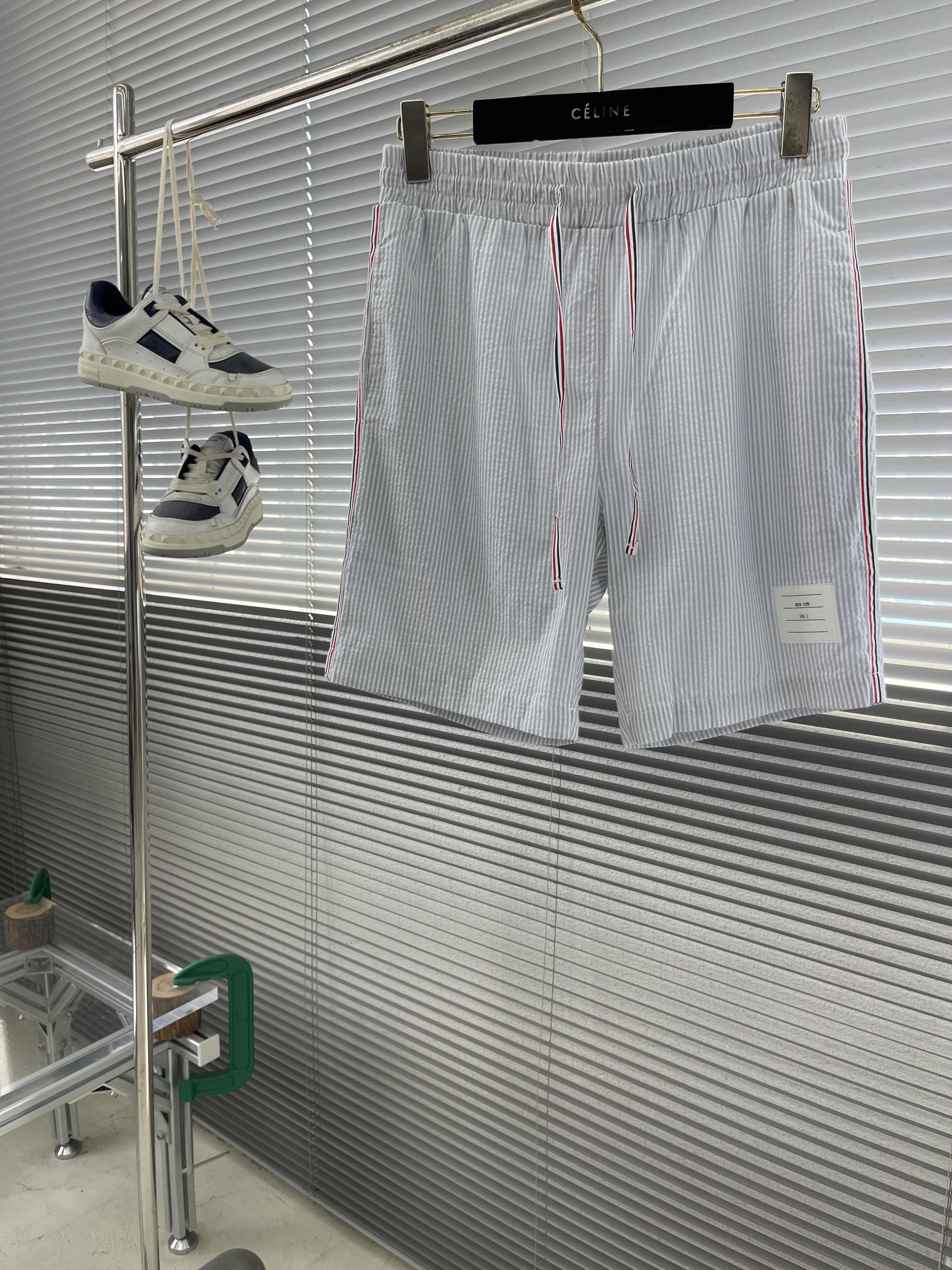 톰브라운 Thom Browne 반바지