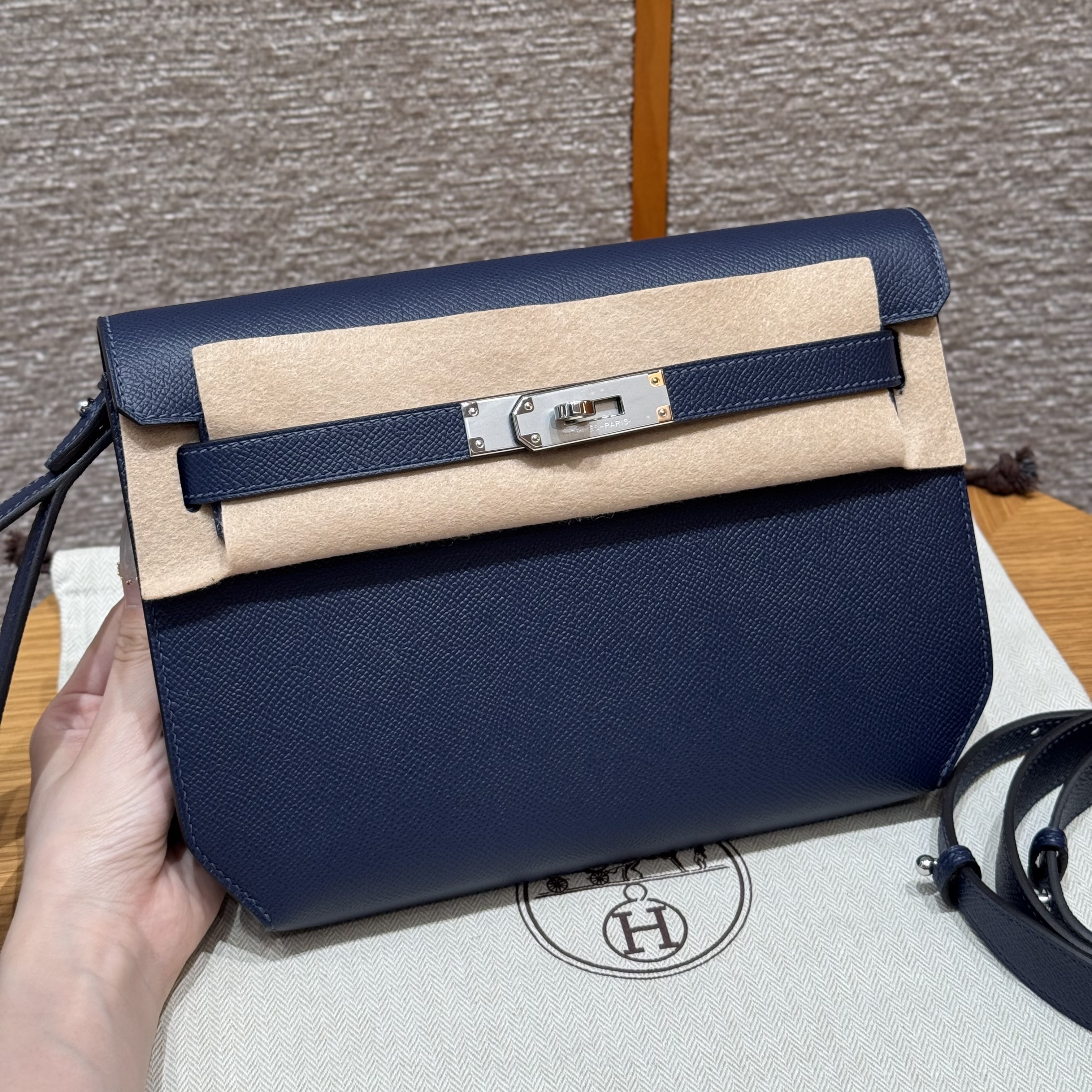 에르메스 Hermes kelly depeches 25cm Epsom 73 Blue Saphir/silver