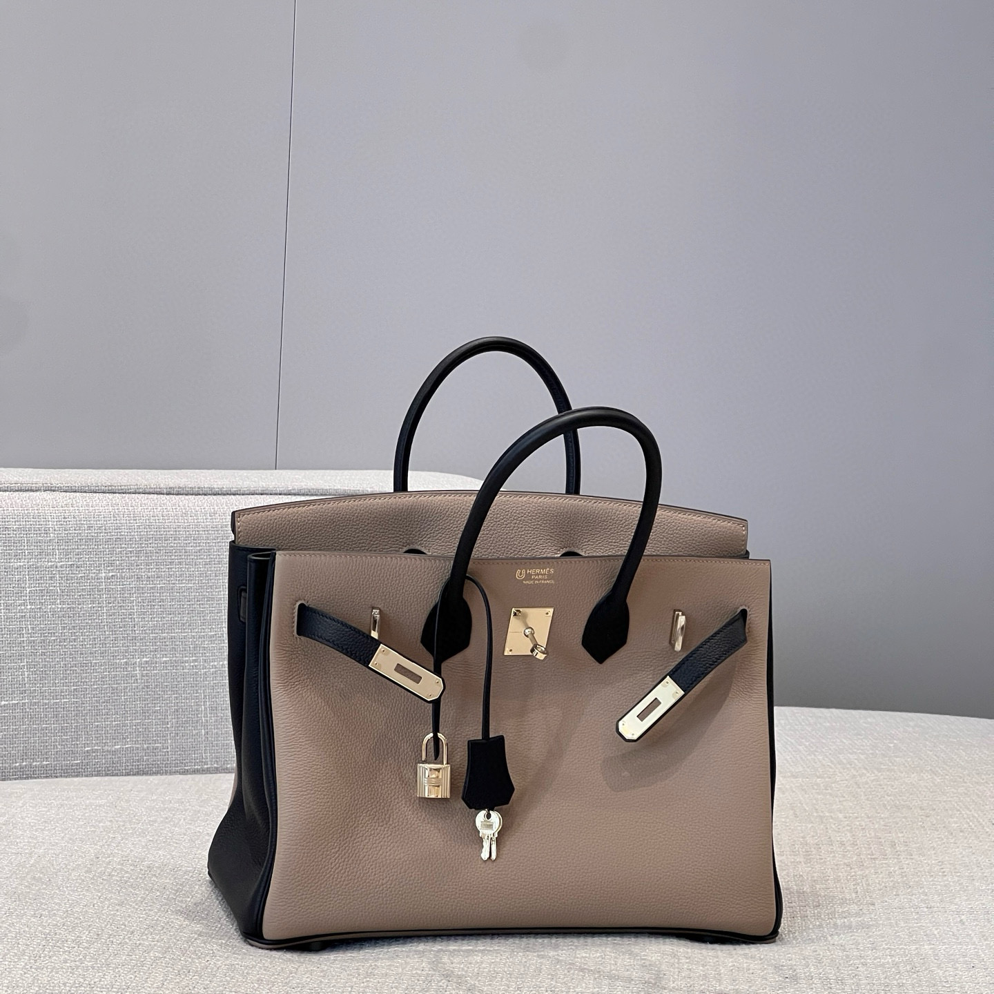 에르메스 Hermes Brikin 35cm Germany Leather 89 Noir and 81 Girs tourterlle/gold