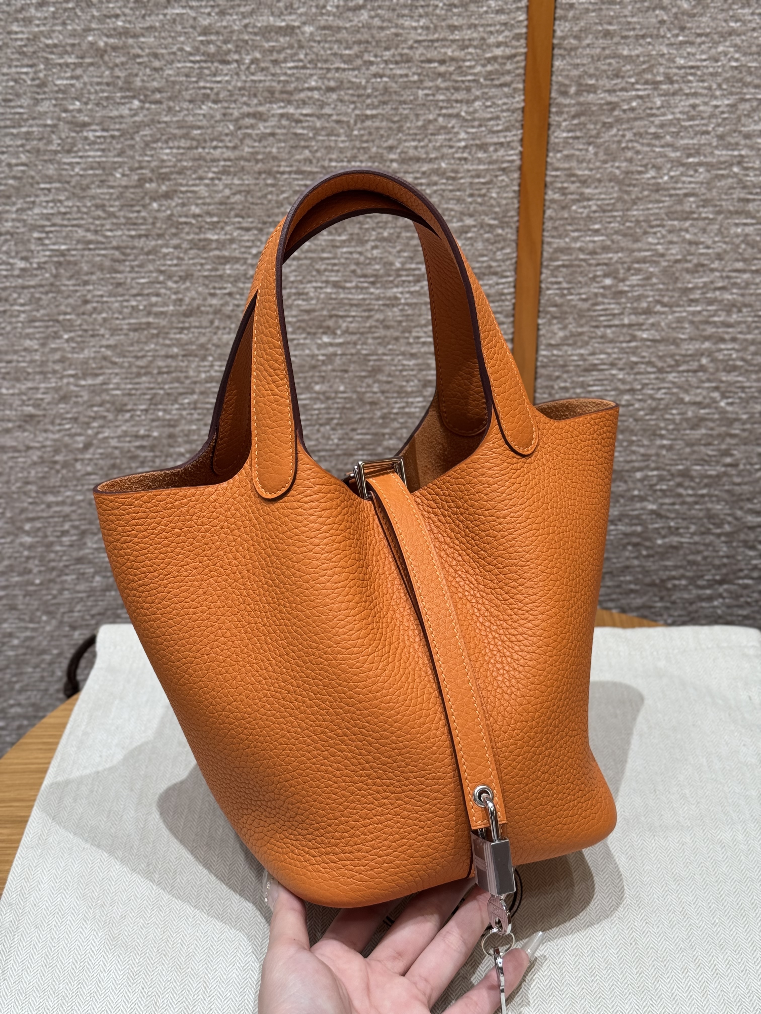 에르메스 Hermes Picotin lock 18cm clemence 93 Orange/silver