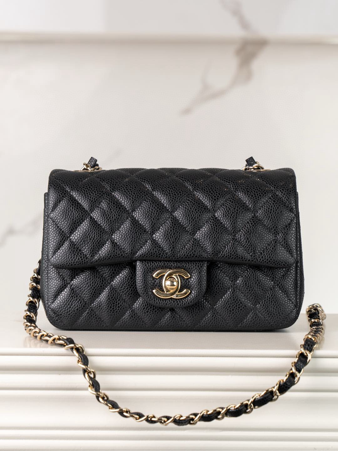 샤넬 Chanel Mini Classic Flap Bag A69900 Black gold 20cm
