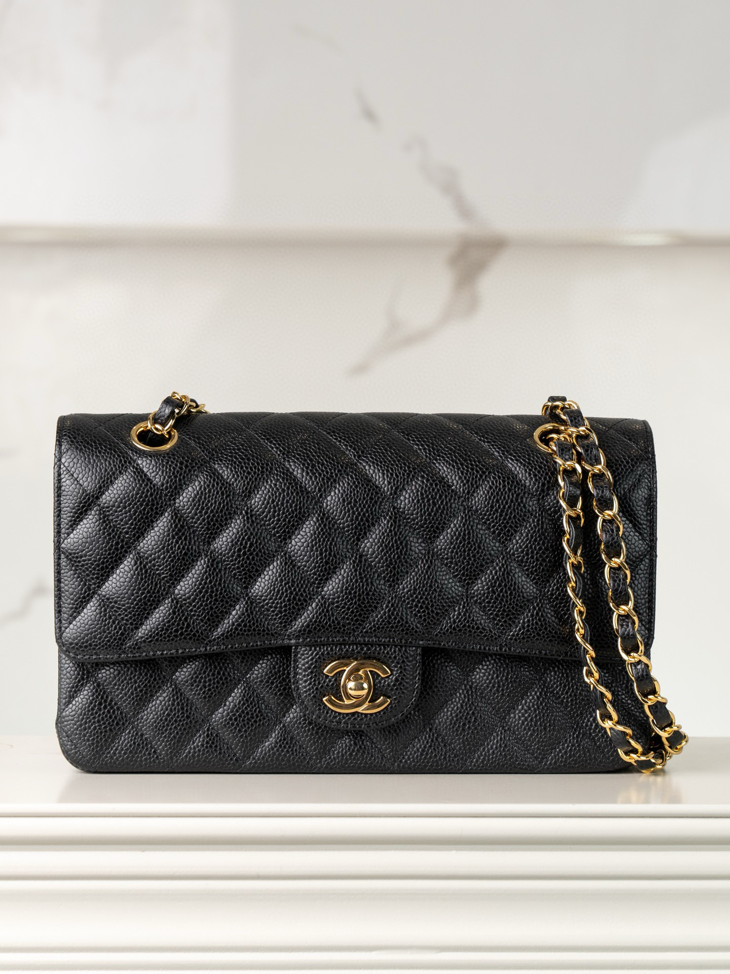 샤넬 Chanel Medium Classic Flap Bag A01112 Black gold 25cm