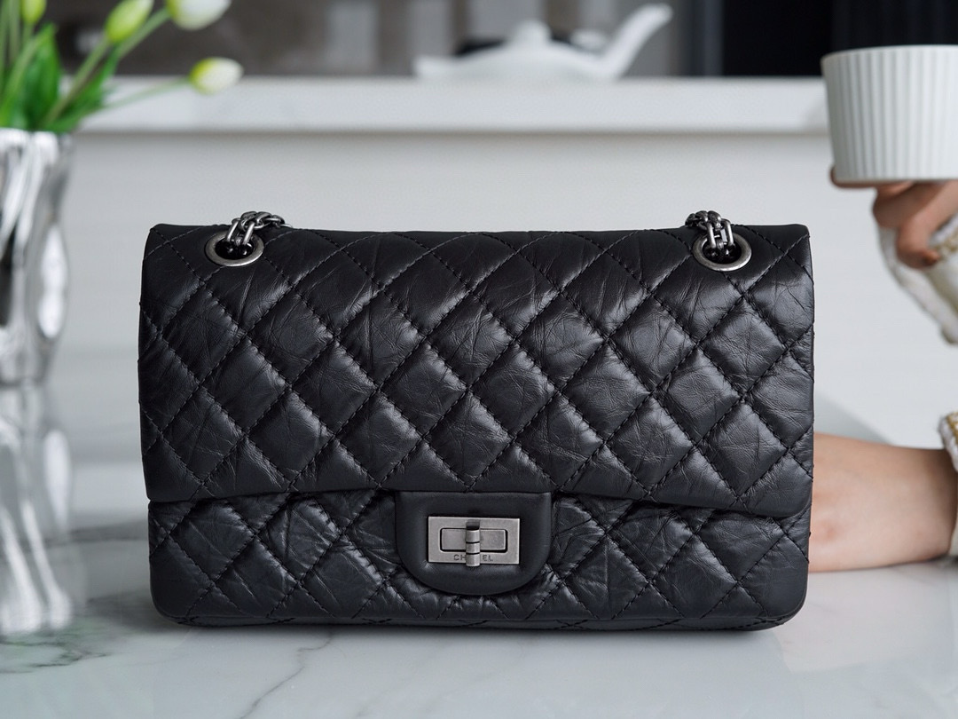 샤넬 Chanel 2.55 Flap Bag A37586 Black silver 24cm