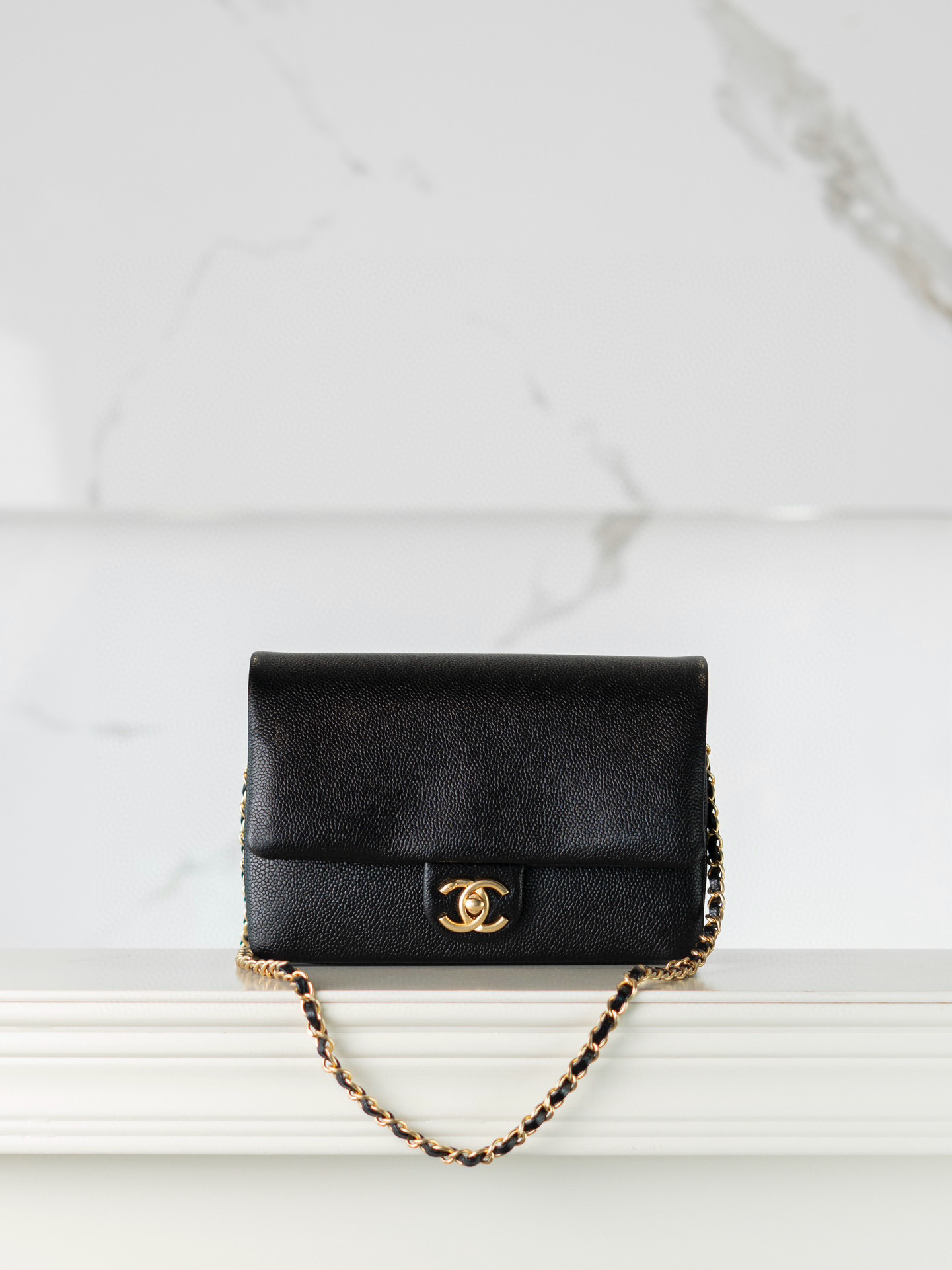 샤넬 Chanel 24K Flap Bag Black 23cm