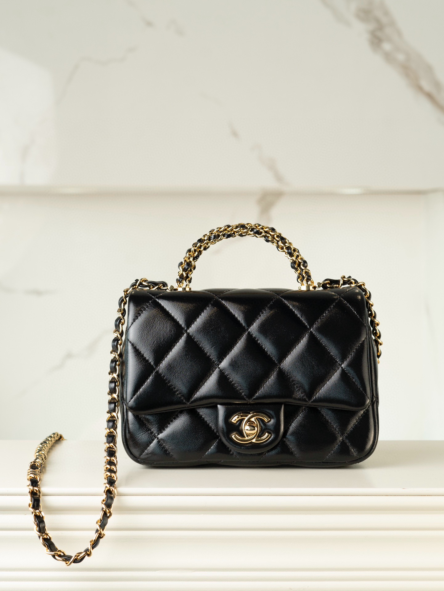 샤넬 Chanel 24b Flap Bag with Top Handle AS5032 Black 19cm