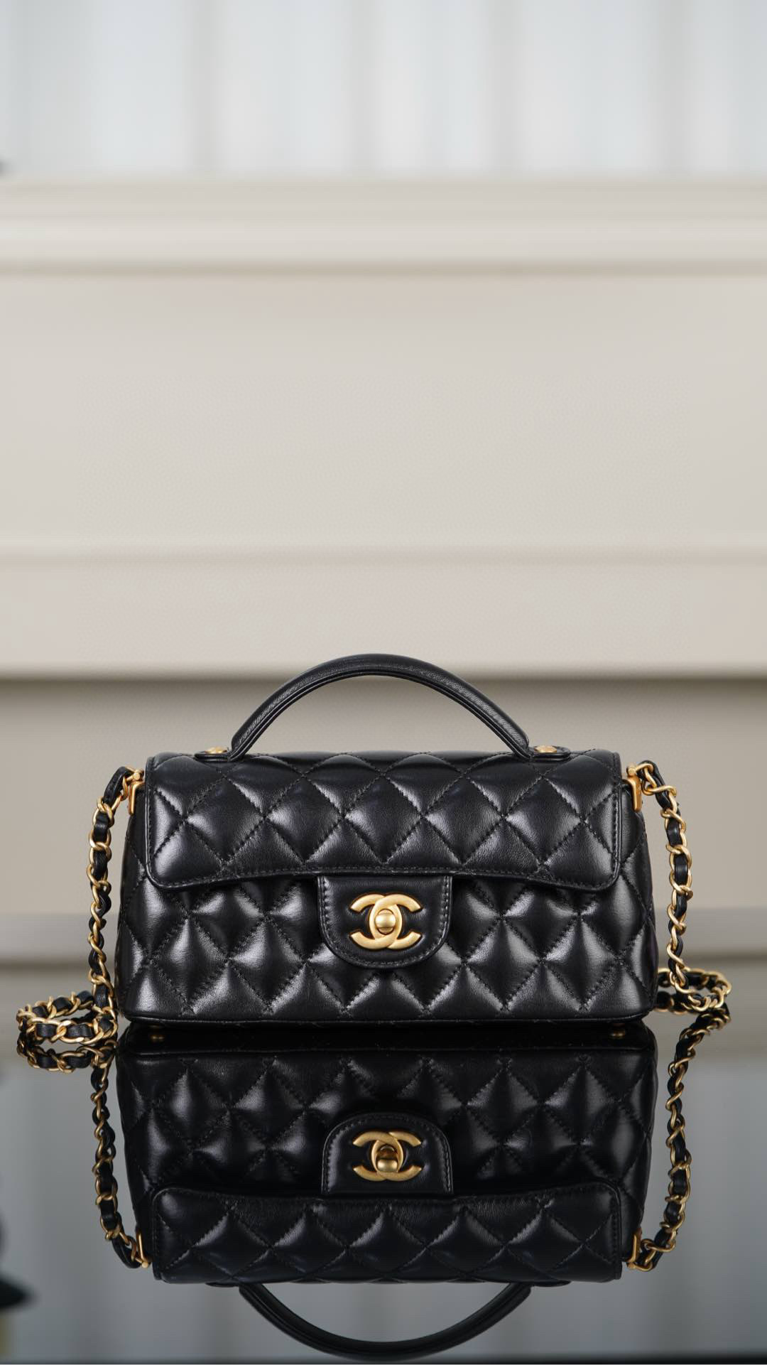 샤넬 Chanel 25p Flap Bag with Top Handle Black 20cm