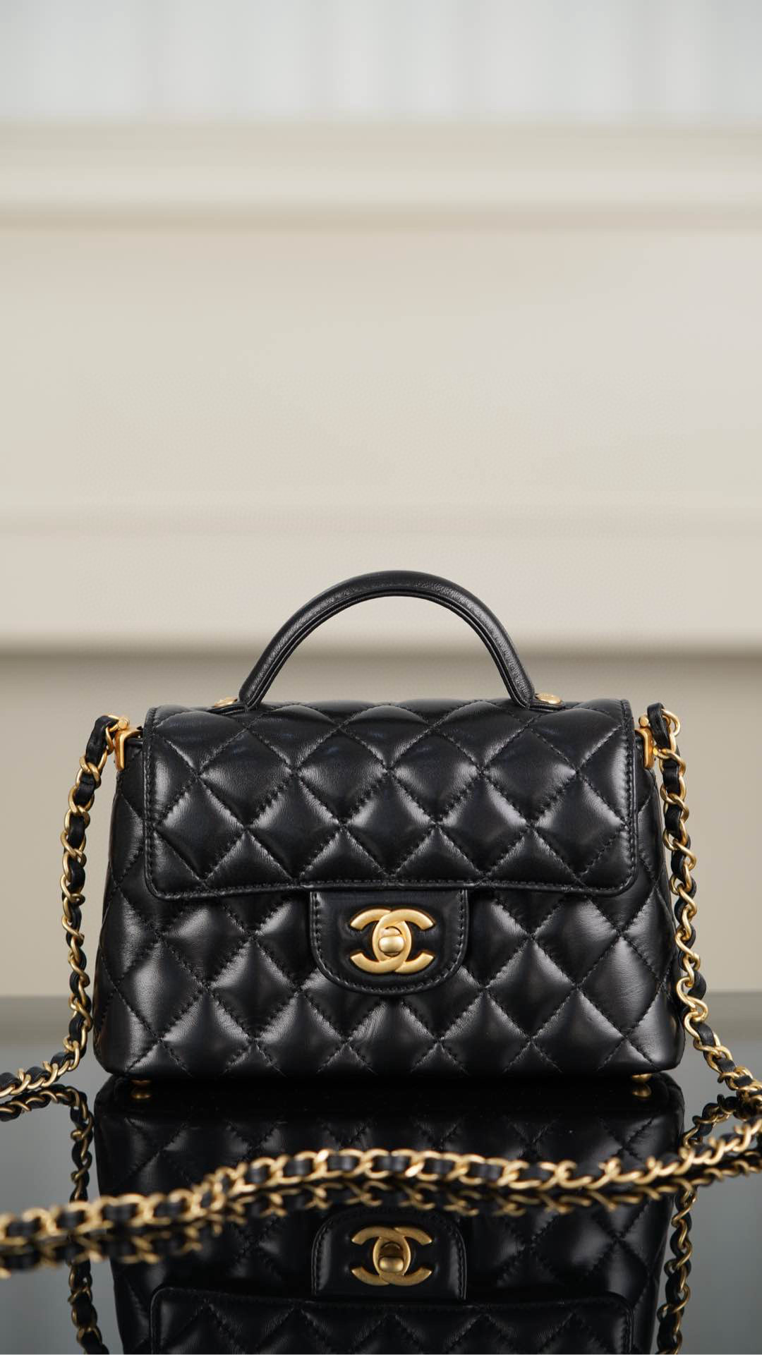 샤넬 Chanel 25p Flap Bag with Top Handle Black 22cm