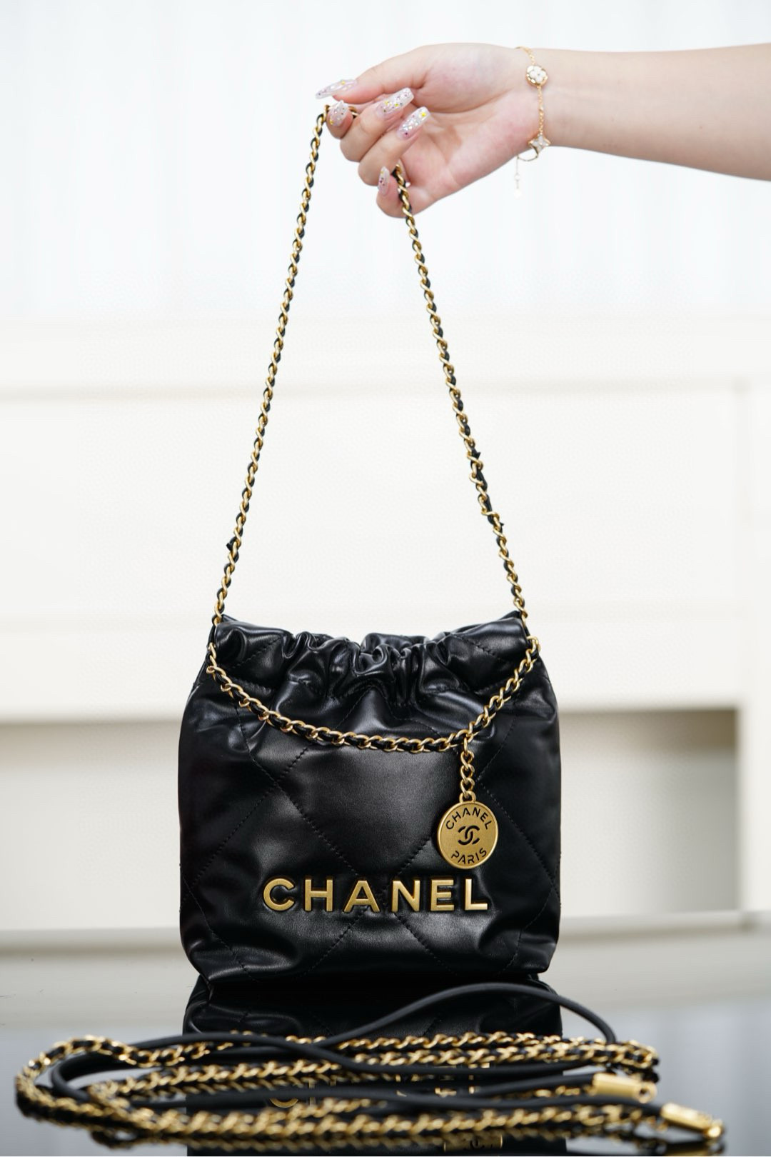 샤넬 Chanel 22P 22Mini Handbag AS3980 Black gold 19cm