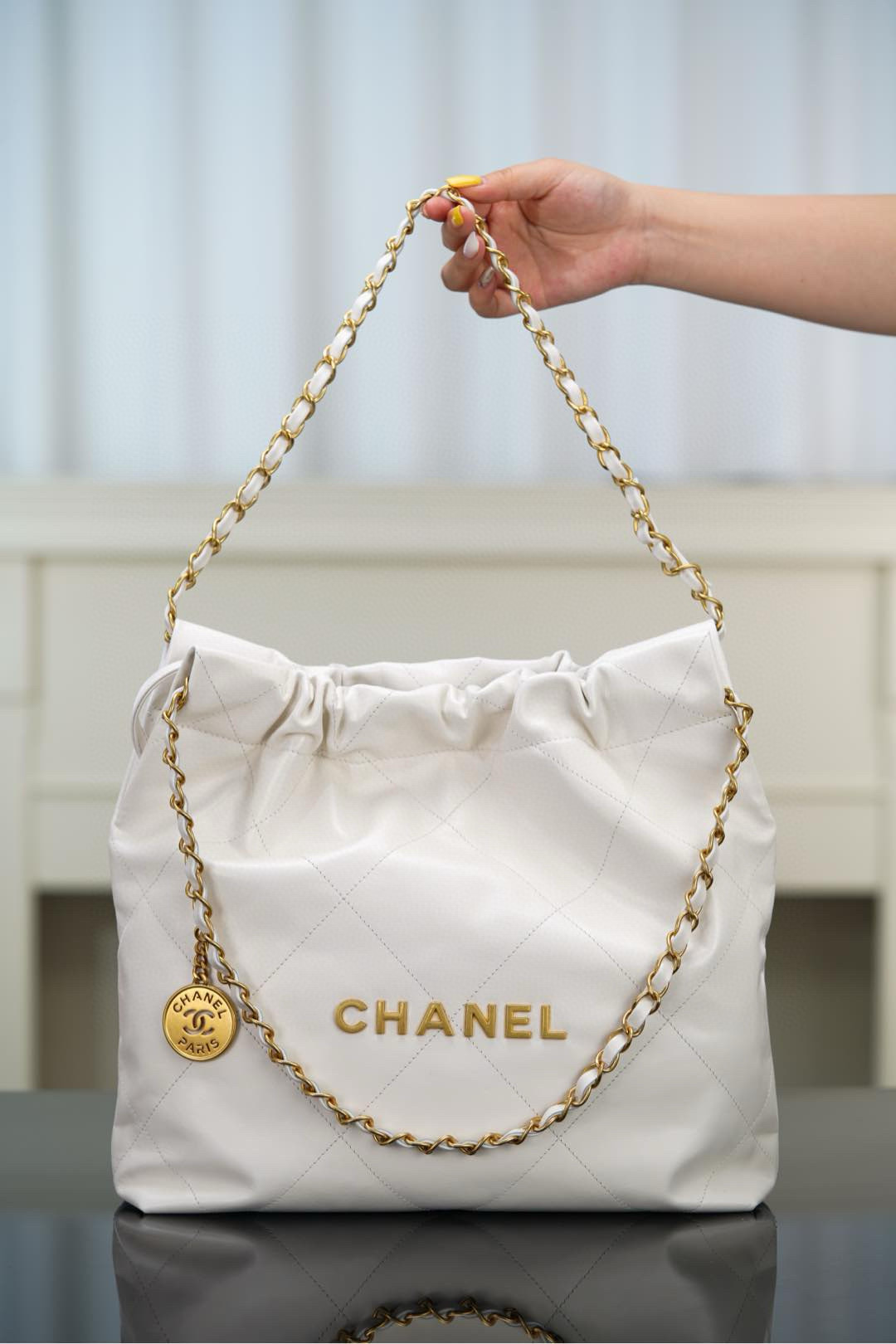 샤넬 Chanel 22P 22Small Handbag AS3260 White gold 35cm