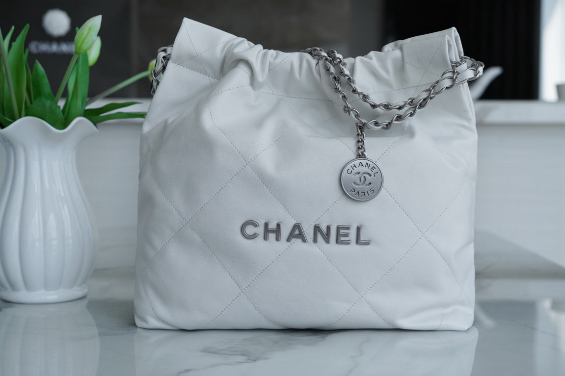 샤넬 Chanel 22P 22Small Handbag AS3260 White silver 35cm
