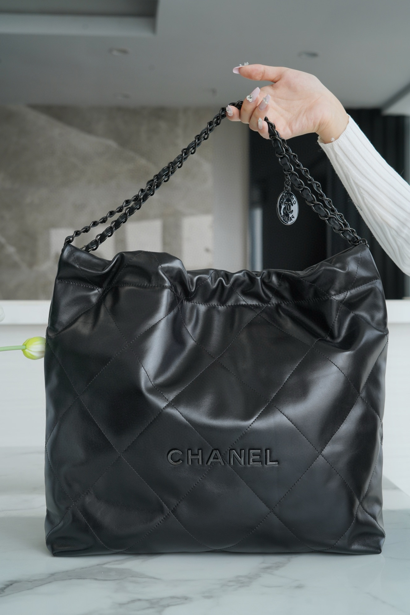 샤넬 Chanel 22P 22Medium Handbag AS3261 So Black 39cm