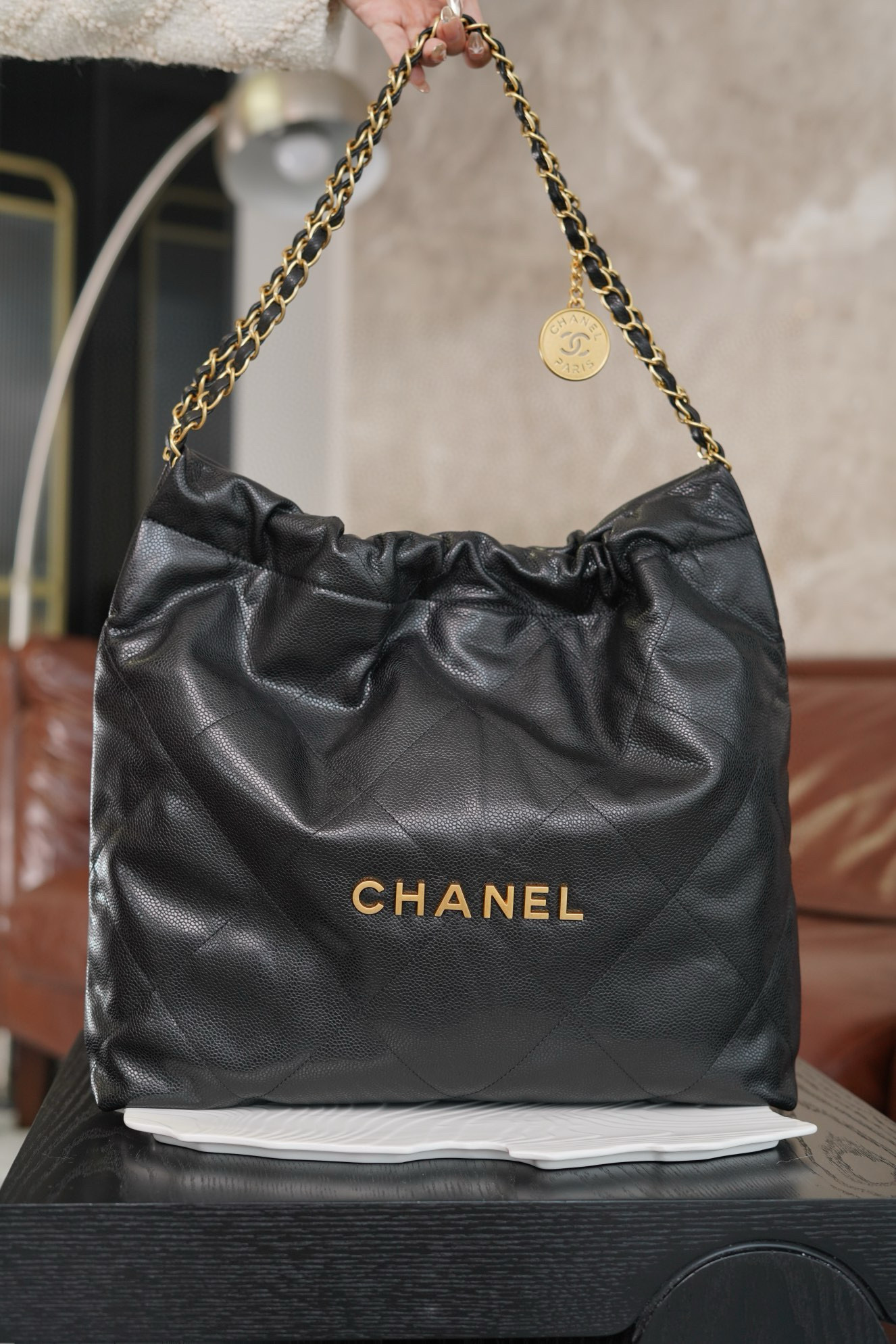 샤넬 Chanel 24B 22 Medium Handbag AS3261 Black 39cm