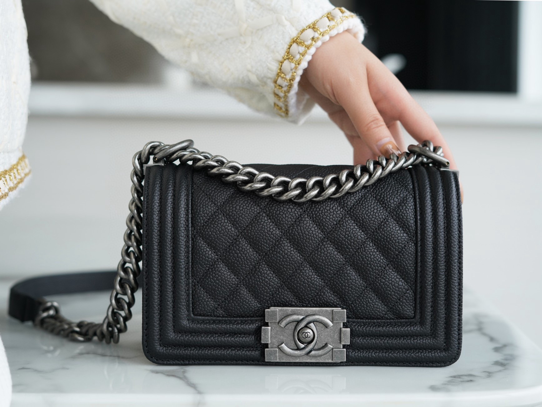 샤넬 Chanel Small Leboy Bag A67085 Black silver 20cm