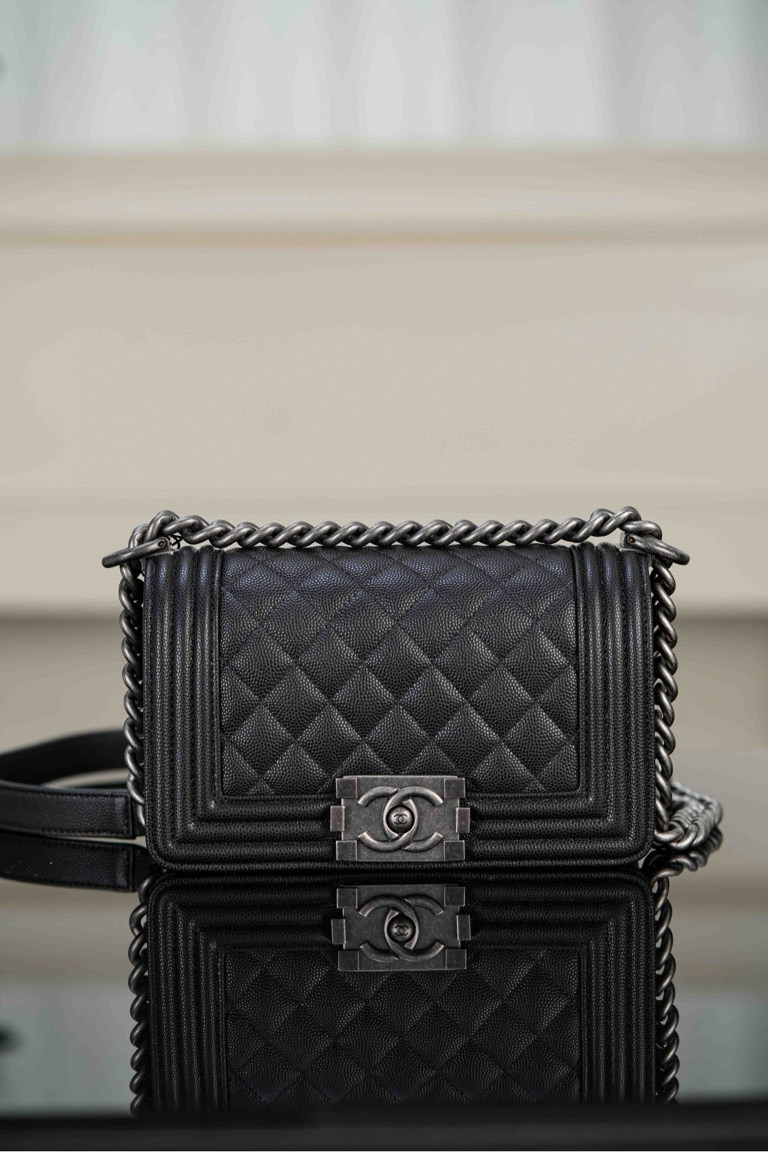 샤넬 Chanel Small Leboy Bag A67085 Black silver 20cm