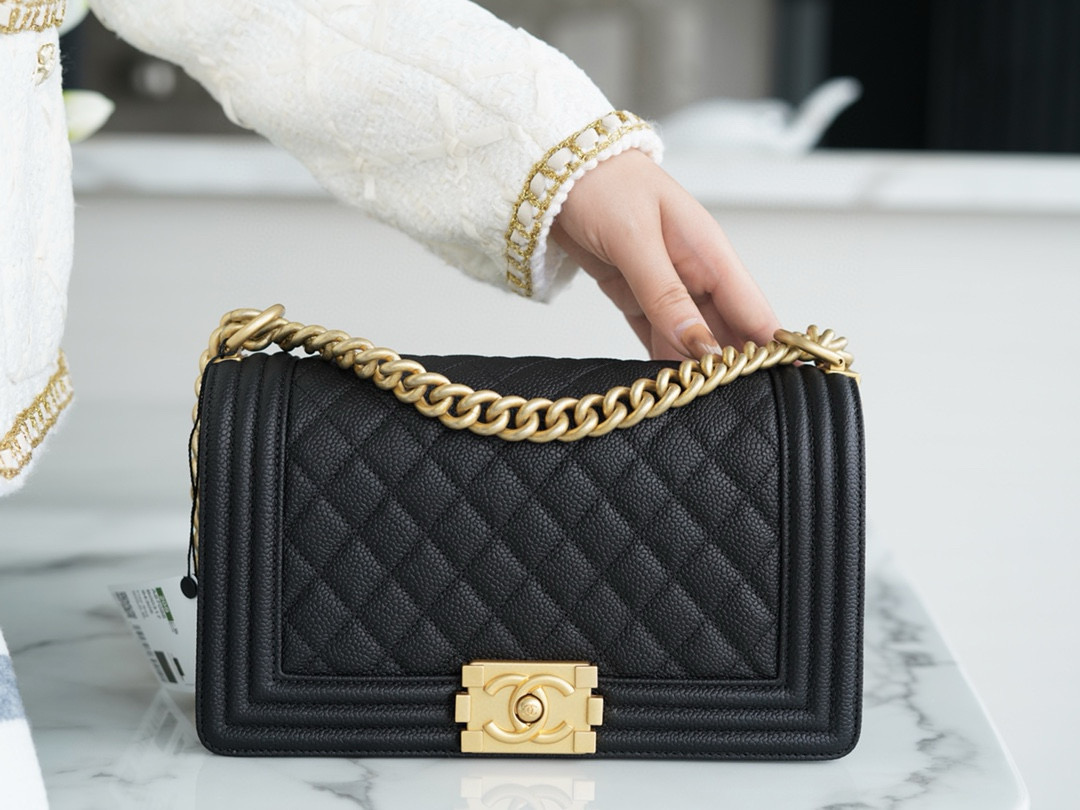 샤넬 Chanel Medium Leboy Bag A67086 Black gold 25cm