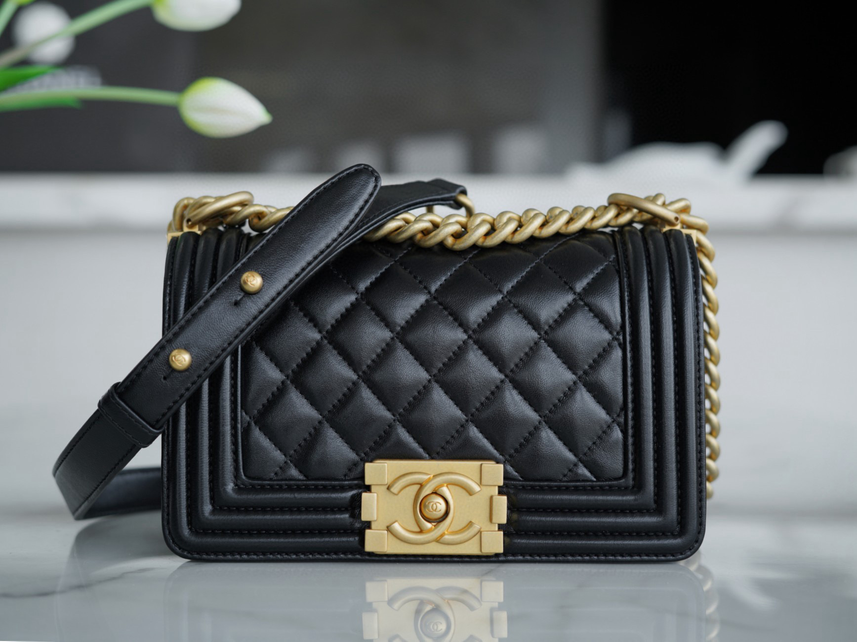 샤넬 Chanel Small Leboy Bag A67085 Black gold 20cm