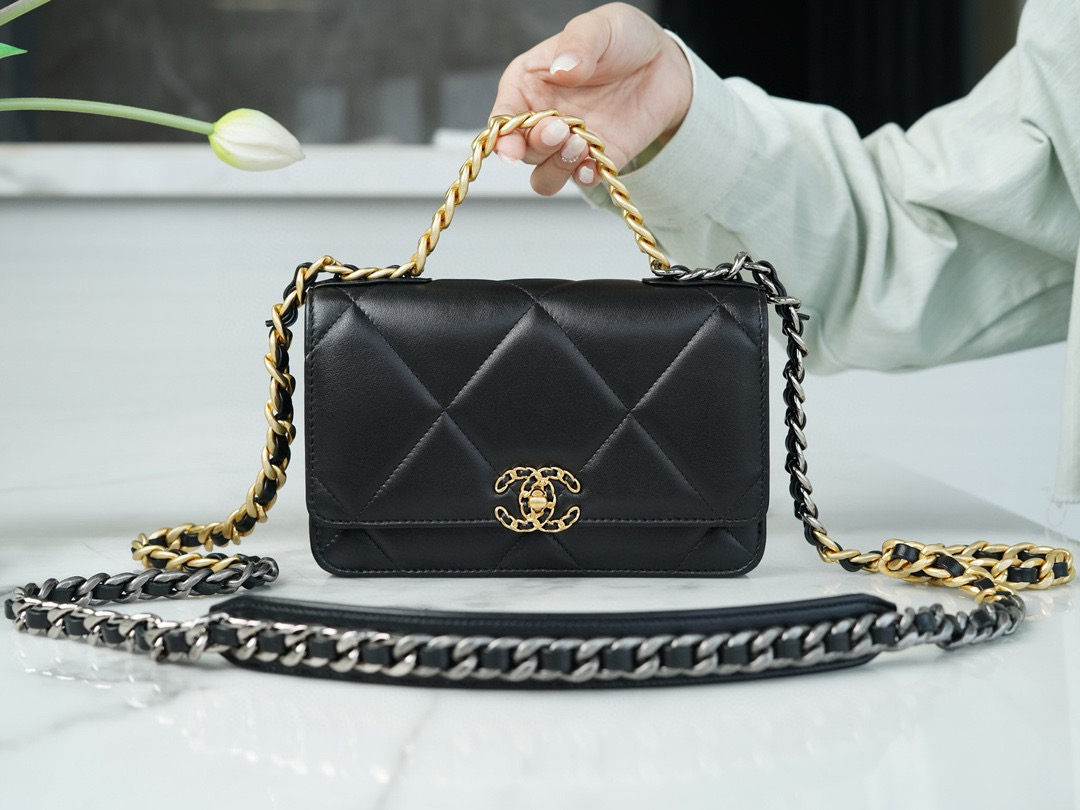 샤넬 Chanel 23P 19 Wallet on Chain AP0957 Black 19cm
