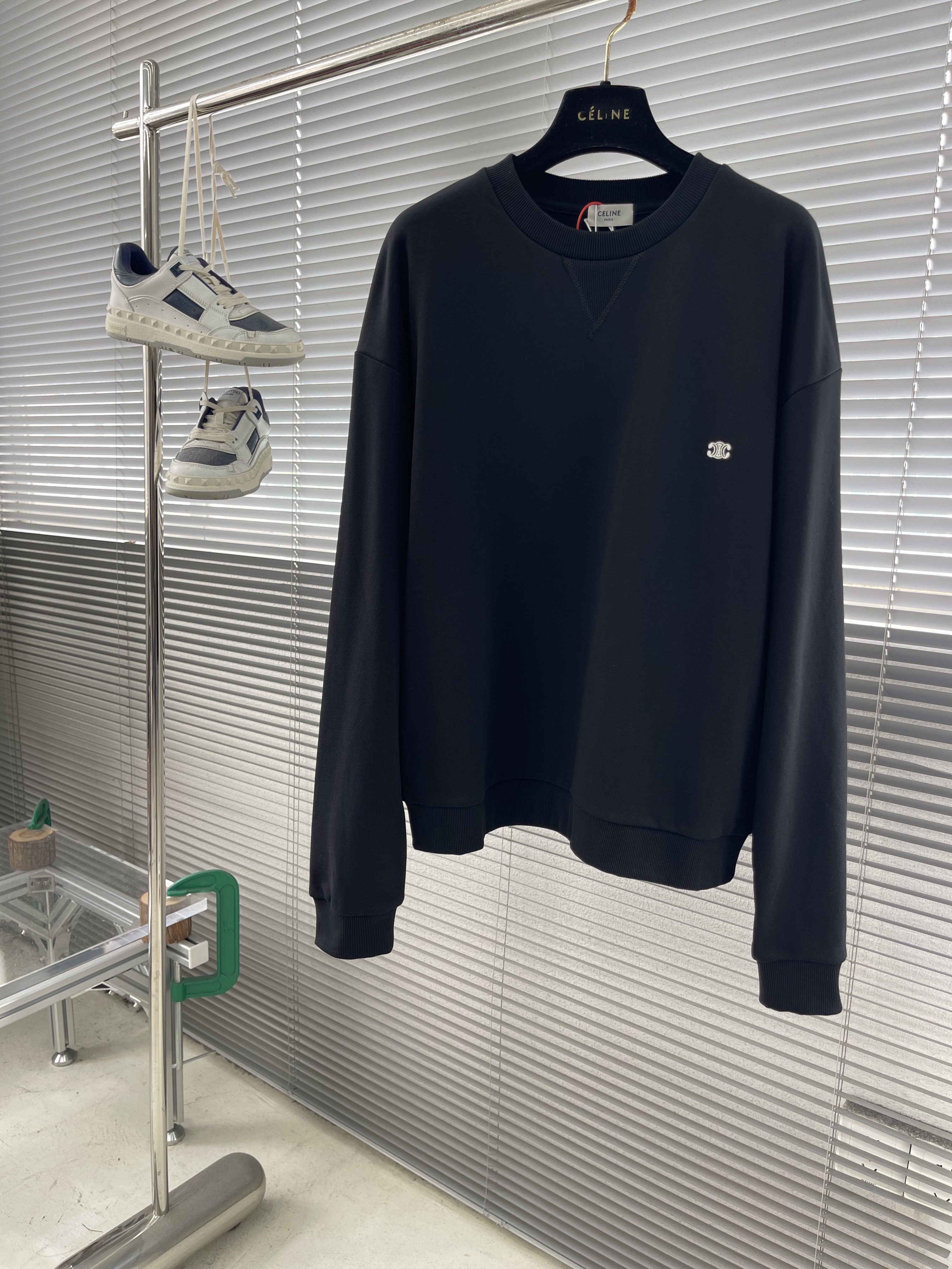 셀린느 CELINE 라운드 맨투맨