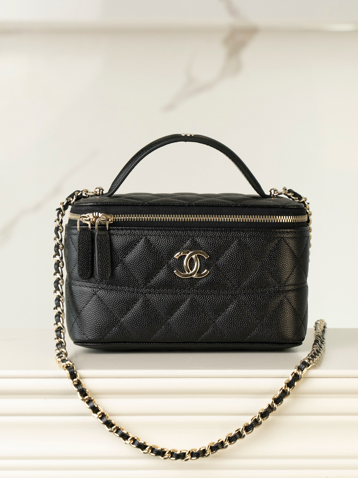 샤넬 Chanel 25c Long Vanity with chain Black 17cm