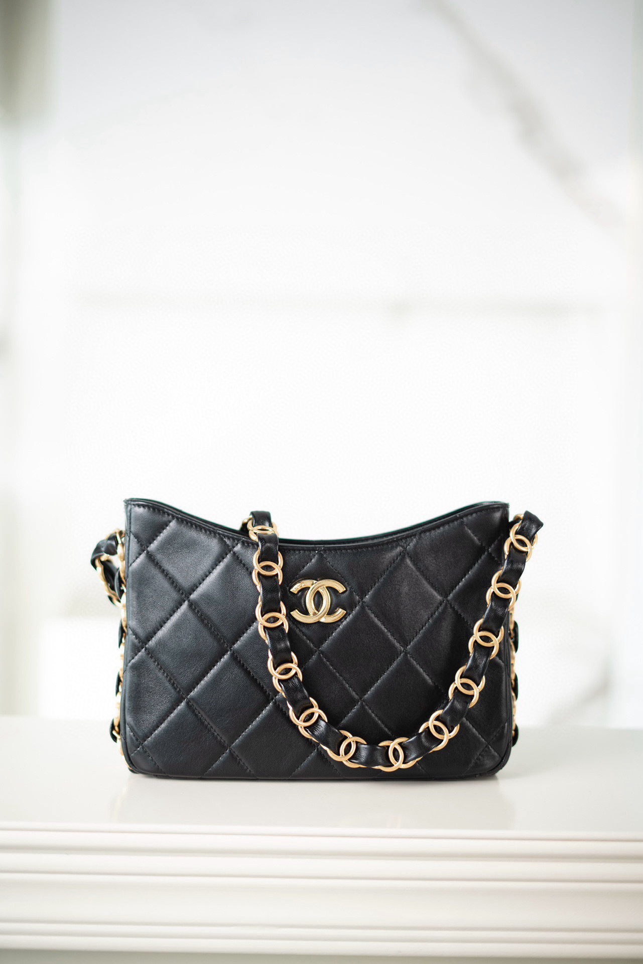 샤넬 Chanel 24K Hobo Handbag Black 24cm