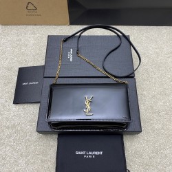 생로랑 Saint laurent/YSL 635095 Cassandre Phone Holder With Strap in Patent Leather Black 18CM