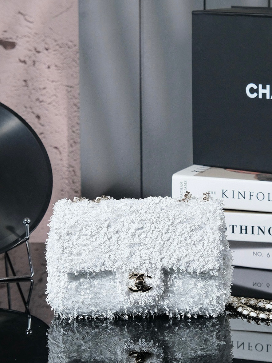 샤넬 Chanel Mini Classic Flap Bag White 20cm