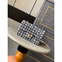 샤넬 Chanel Mini Classic Flap Bag Black 20cm
