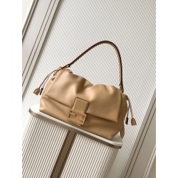 펜디 FENDI 8BR834 Mamma Baguette Large Nappa Leather Bag Pale Pink 31.5CM