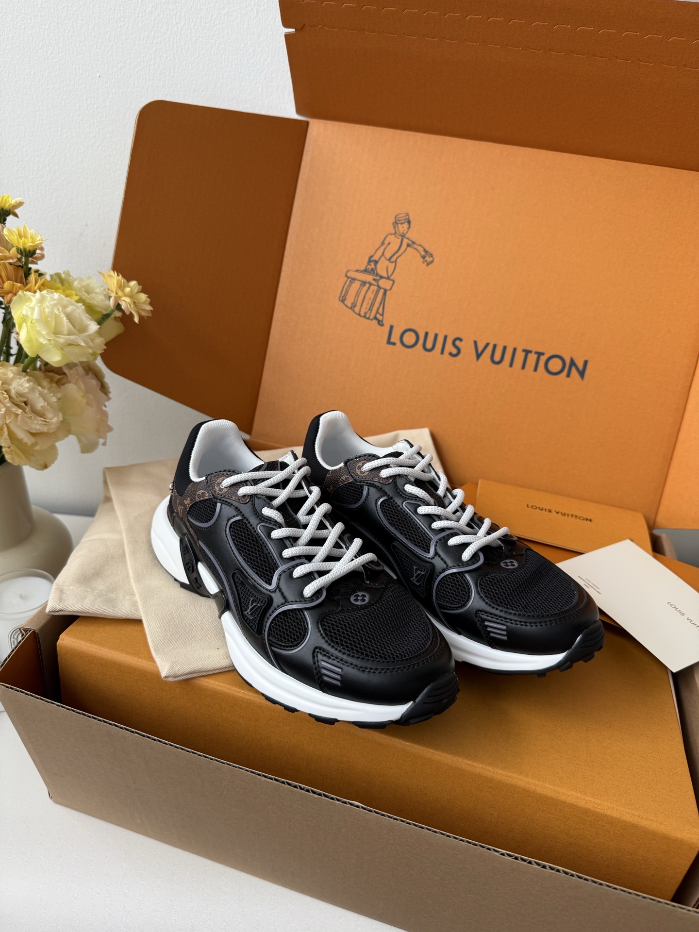 루이비통 Louis Vuitton 스니커즈
