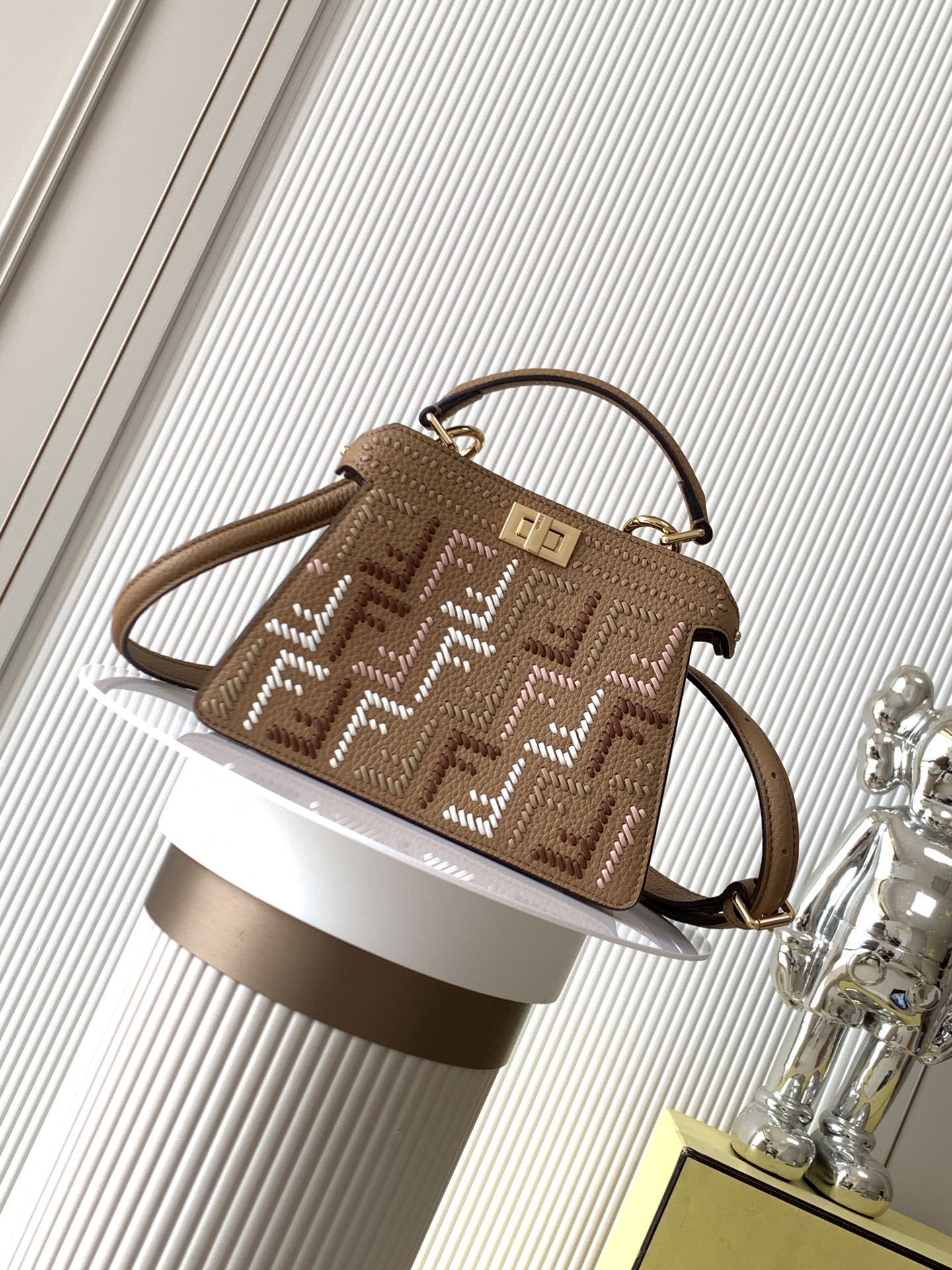 펜디 FENDI 5523-1 Peekaboo Iseeu Padded Leather Petite Bag 20CM