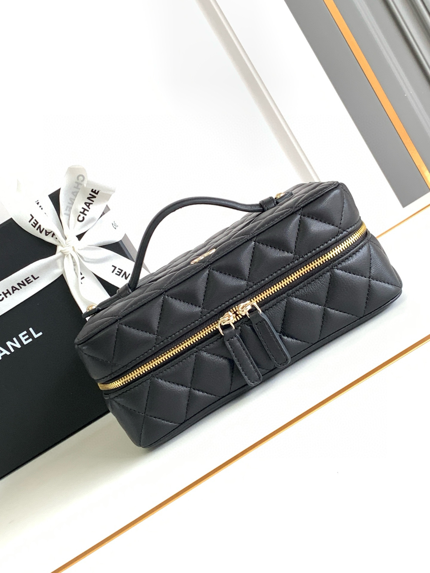 샤넬 Chanel 25C Vanity Case Black