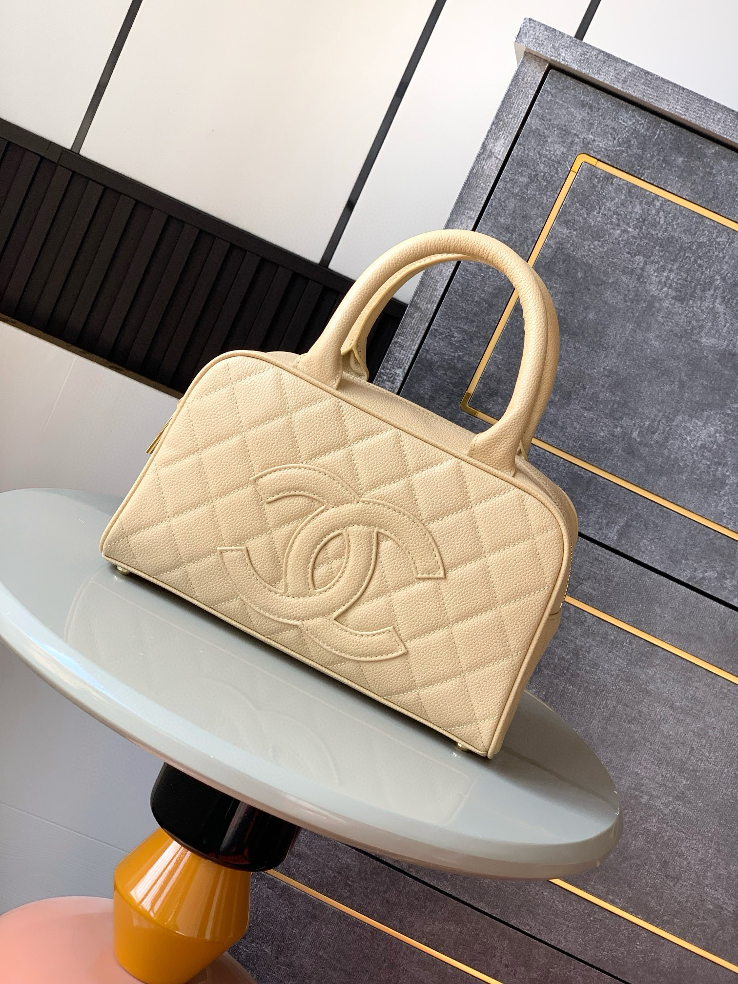 샤넬 Chanel Bowling Bag Apricot 25cm