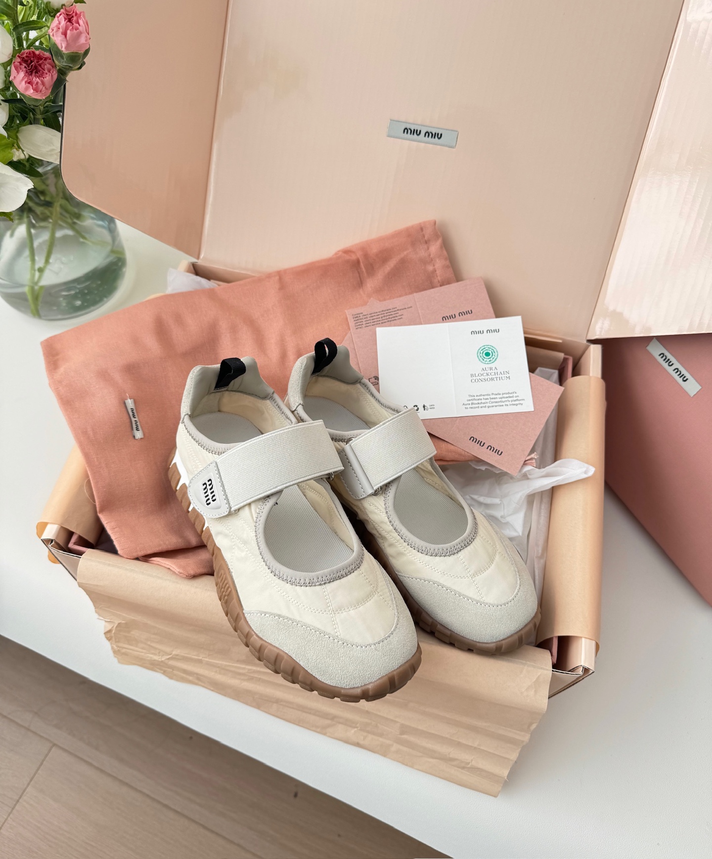 미우 미우 Miu Miu 스니커즈